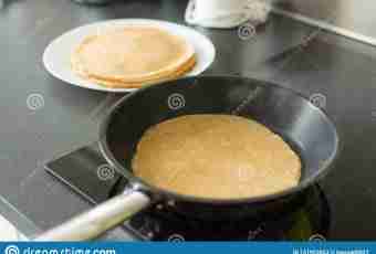In what frying pan it is better to cook pancakes?