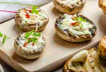 The champignons stuffed with cheese
