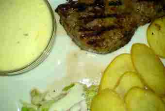 Steak from beef with sauce беарнез