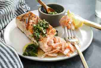Salmon in creamy sauce with champagne