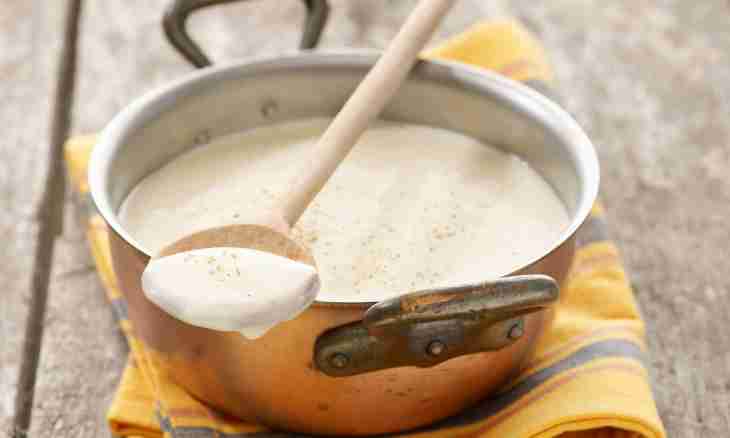 The Béchamel sauce in classical option