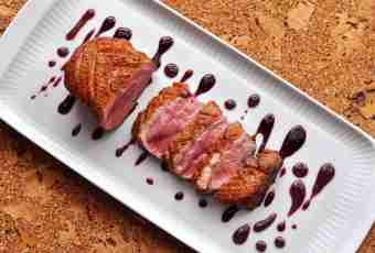 How to make brochettes with a duck breast and cheddar