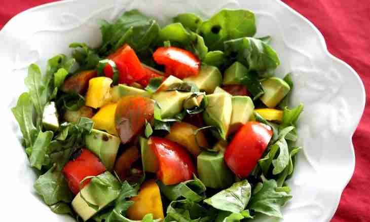 Avocado and tomatoes salad