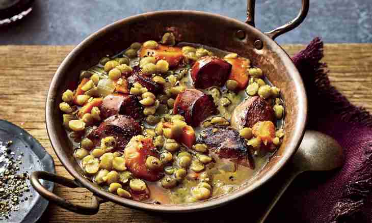 Pea chicken and smoked sausage soup