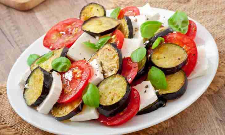 How to make eggplants tomatoes salad