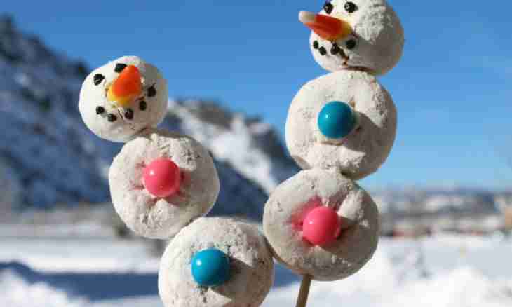 How to make a sweet snowman for a dessert