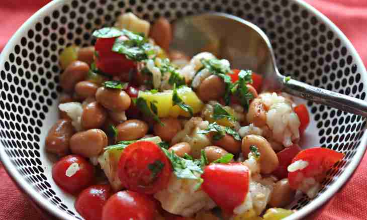 Recipe of salad with white tinned beans