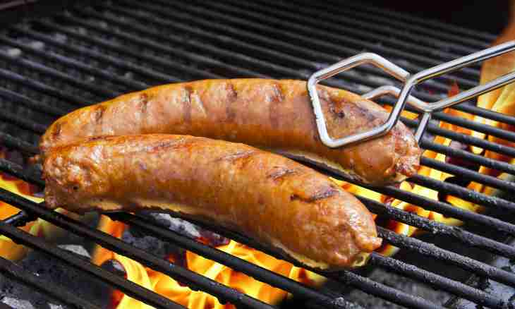 How to make sausages on a grill