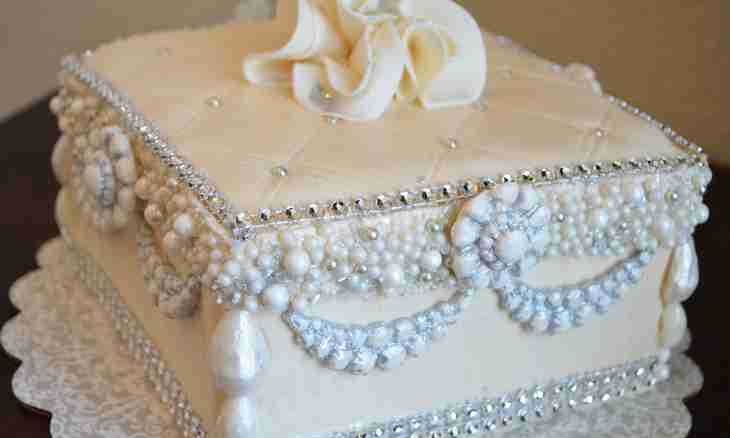How to do jewelry for cakes