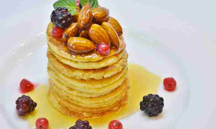 How to make fritters with berries