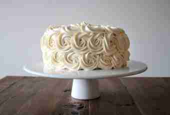 What to decorate cake with? The recipe of cream which will ideally keep an ornament form