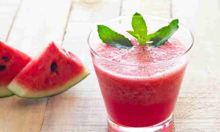 How to salt watermelon: 3 recipes
