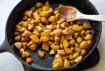 How to fry potato with a ruddy crust in a frying pan