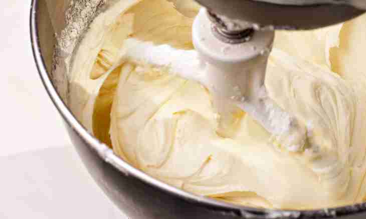 How to make cream for cupcakes: recipe of cheese, oil and proteinaceous cream