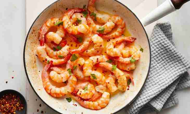 How to prepare a julienne with shrimps