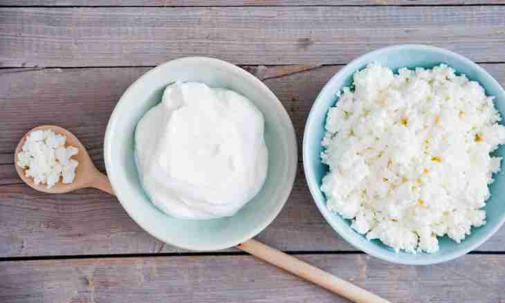 What to prepare from sour milk and cottage cheese