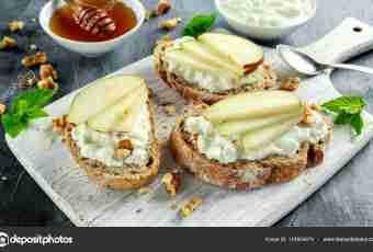 How to make small baskets with pear and cheese cream