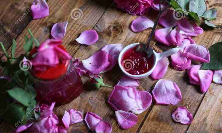How to make jam from pink petals