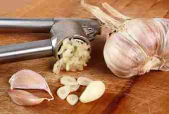 How to prepare escapes of garlic