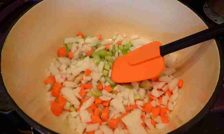 How to prepare fish with carrots and onions in an oven