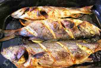 How to prepare the baked carp
