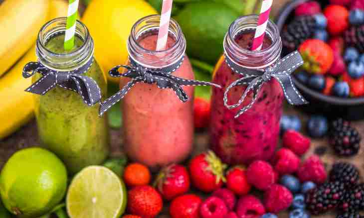 How to make tasty summer fruit drinks