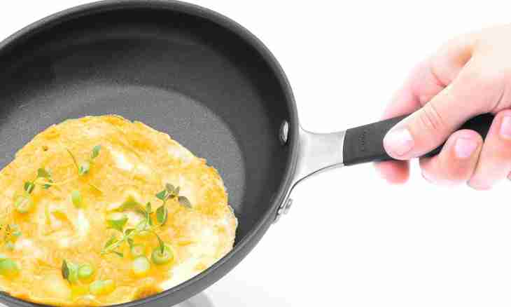 How to make usual omelet in a frying pan?