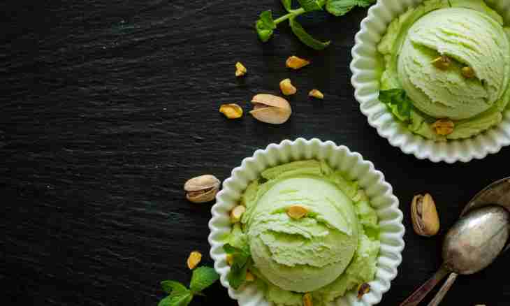 How to make vegan ice cream with a coco and pistachio nuts